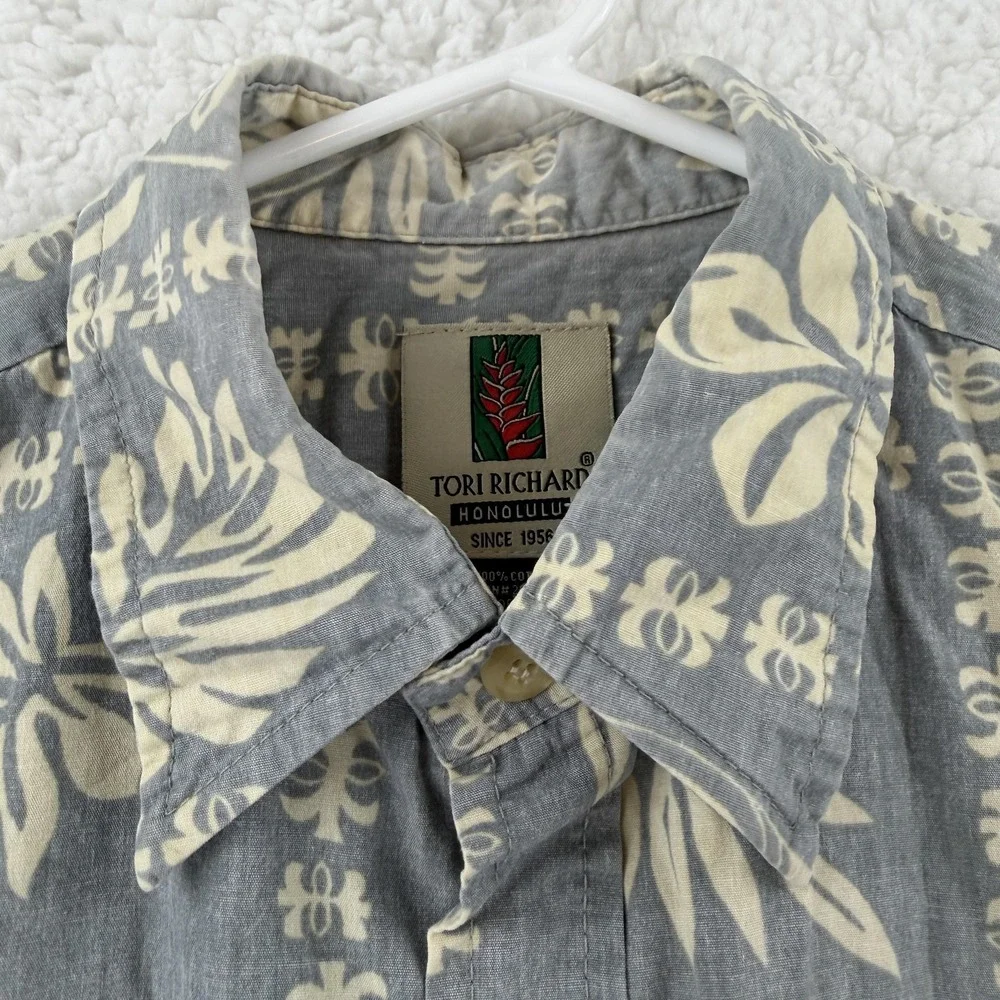 Tori Richard Shirt Mens Medium Gray Hawaiian Fish Short Sleeve Button Up USA‎